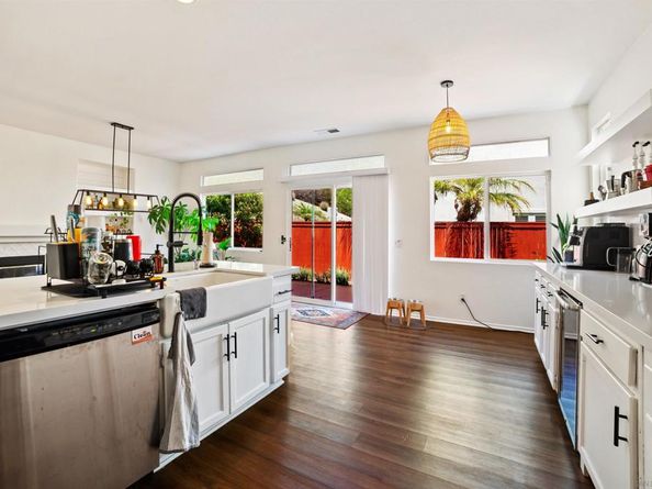 318 Diamante Way, Oceanside CA 92056