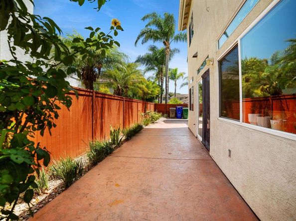 318 Diamante Way, Oceanside CA 92056