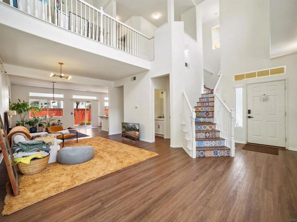 318 Diamante Way, Oceanside CA 92056