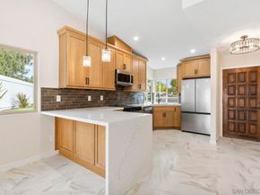 6915 Pear Tree Dr, Carlsbad CA 92011