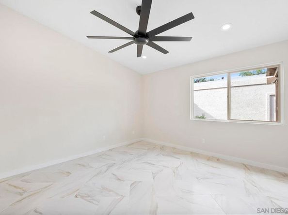 6915 Pear Tree Dr, Carlsbad CA 92011