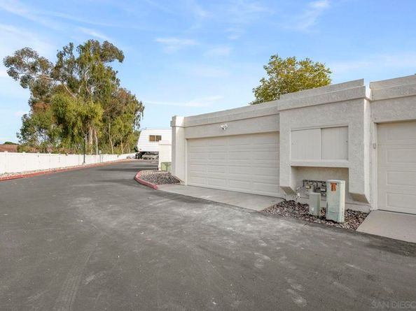 6915 Pear Tree Dr, Carlsbad CA 92011