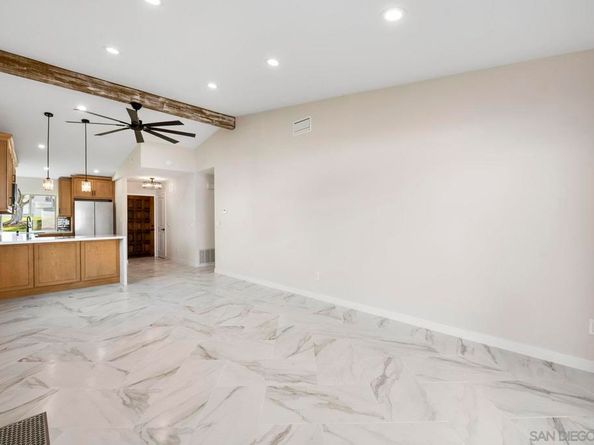 6915 Pear Tree Dr, Carlsbad CA 92011