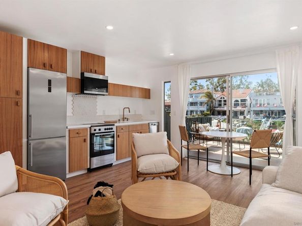 4627 Park Drive, Carlsbad CA 92008
