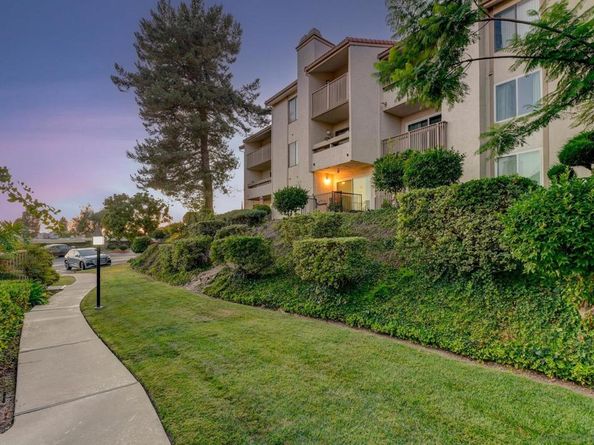 6877 Caminito Mundo 25, San Diego CA 92119
