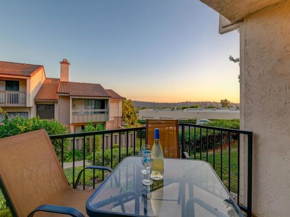 6877 Caminito Mundo 25, San Diego CA 92119