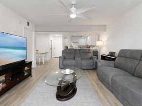 6877 Caminito Mundo 25, San Diego CA 92119