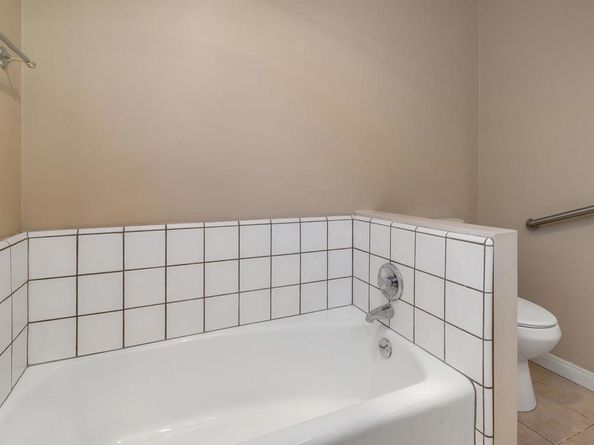 530 E 17th Ave, Escondido CA 92025