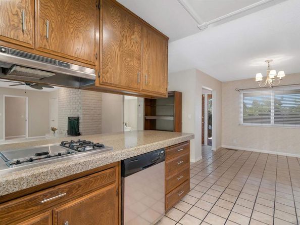 530 E 17th Ave, Escondido CA 92025