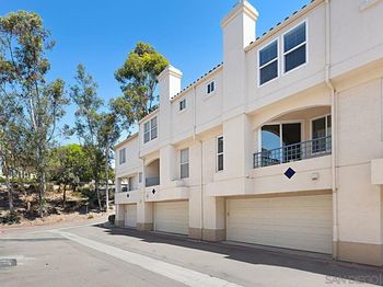 6161 Calle Mariselda