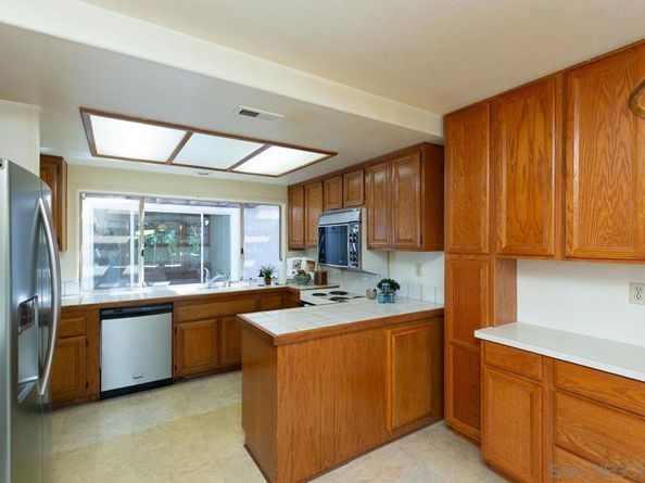 5030 Alicante Way, Oceanside CA 92056