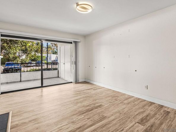 3525 Lebon Drive 104, San Diego CA 92122