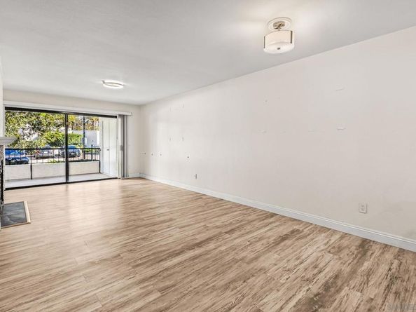 3525 Lebon Drive 104, San Diego CA 92122