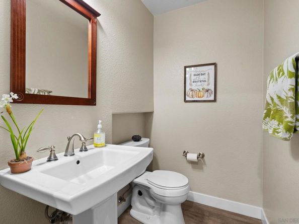 1942 Arbor Glen, Escondido CA 92025