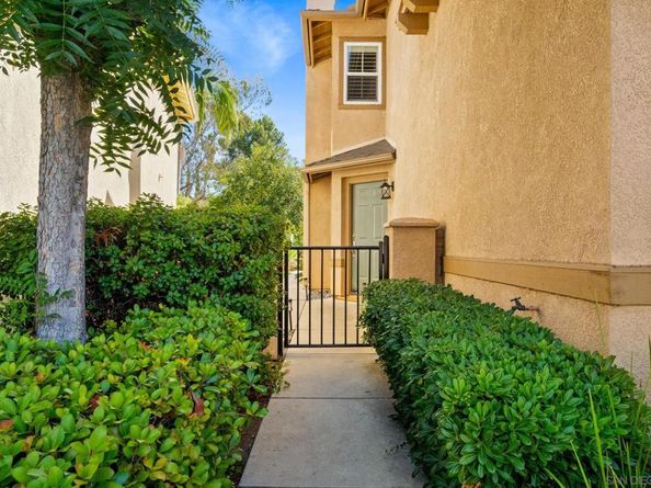 1942 Arbor Glen, Escondido CA 92025