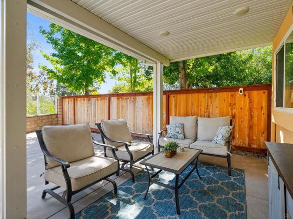 1942 Arbor Glen, Escondido CA 92025