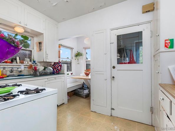 4438 44 Campus, San Diego CA 92116