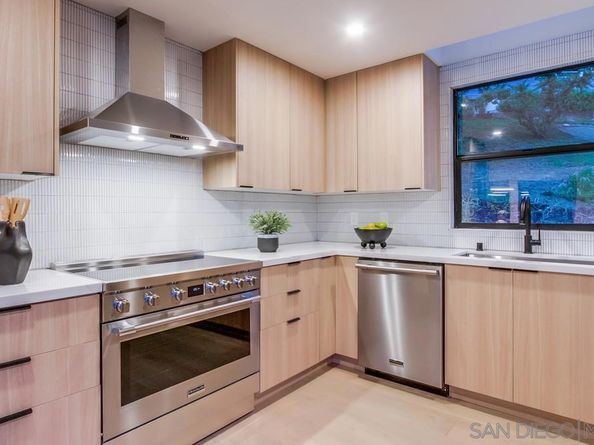 1429 Trabert Ranch Rd, Encinitas CA 92024