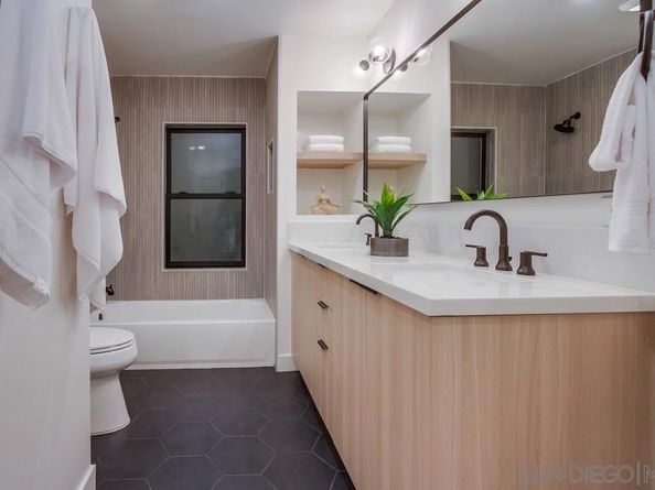 1429 Trabert Ranch Rd, Encinitas CA 92024