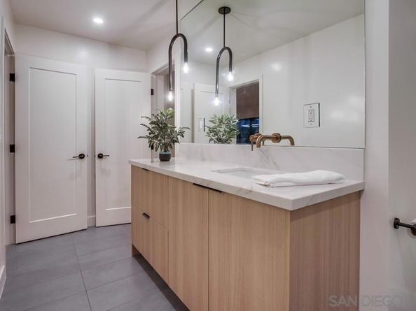 1429 Trabert Ranch Rd, Encinitas CA 92024