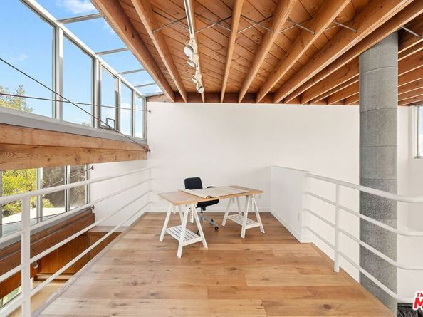 654 Pier Avenue C, Santa Monica CA 90405