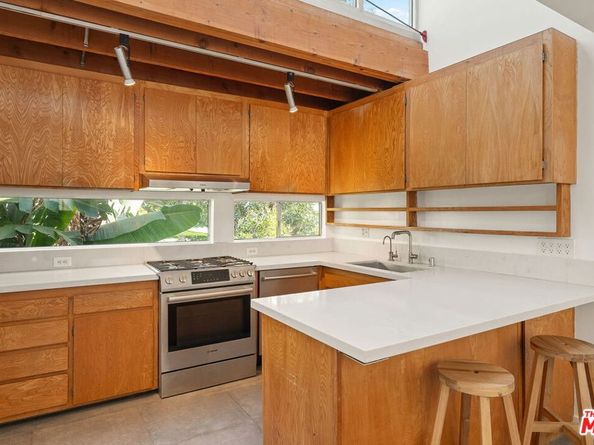 654 Pier Avenue C, Santa Monica CA 90405