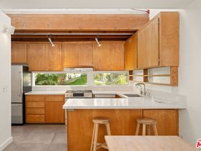 654 Pier Avenue C, Santa Monica CA 90405