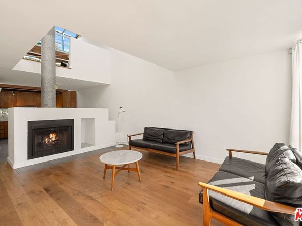 654 Pier Avenue C, Santa Monica CA 90405