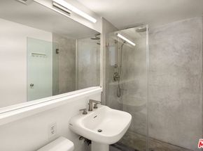 654 Pier Avenue C, Santa Monica CA 90405