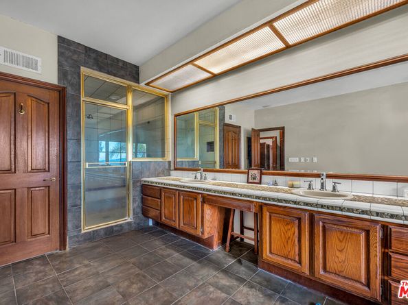 6024 Woodland View Drive, Woodland Hills CA 91367