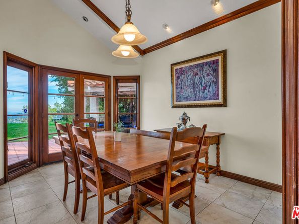 6024 Woodland View Drive, Woodland Hills CA 91367