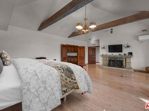 6024 Woodland View Drive, Woodland Hills CA 91367