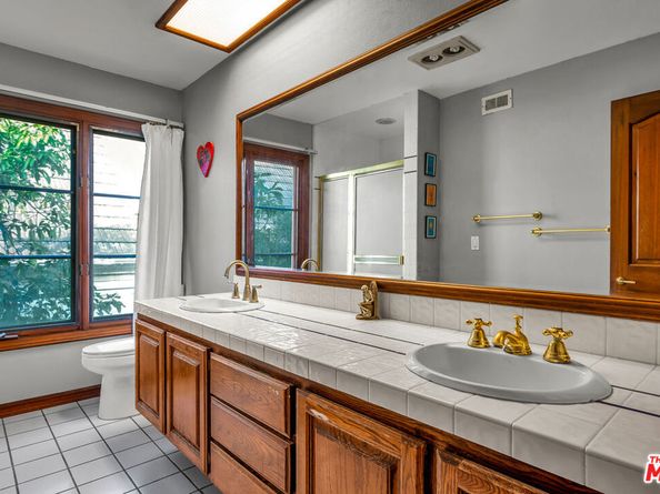 6024 Woodland View Drive, Woodland Hills CA 91367