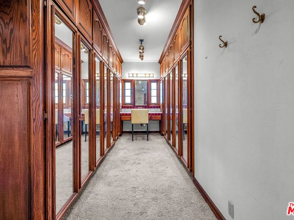 6024 Woodland View Drive, Woodland Hills CA 91367