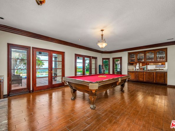 6024 Woodland View Drive, Woodland Hills CA 91367