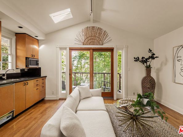 8957 Appian Way, Los Angeles CA 90046