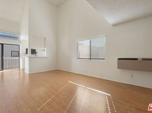 132 S Clark Drive, West Hollywood CA 90048