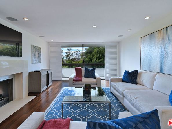 851 N Kings Road 310, West Hollywood CA 90069