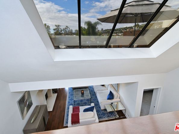 851 N Kings Road 310, West Hollywood CA 90069