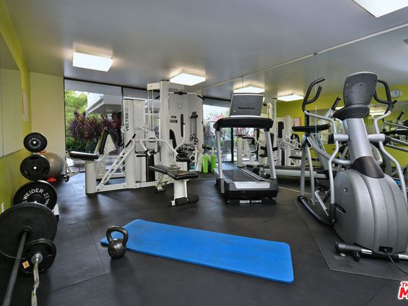 851 N Kings Road 310, West Hollywood CA 90069