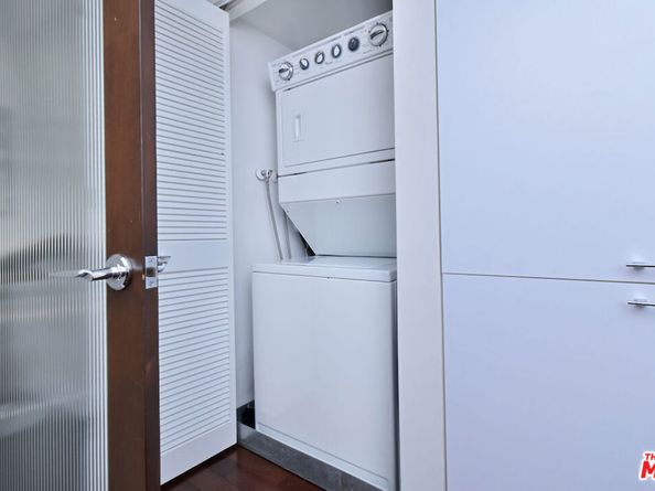 851 N Kings Road 310, West Hollywood CA 90069