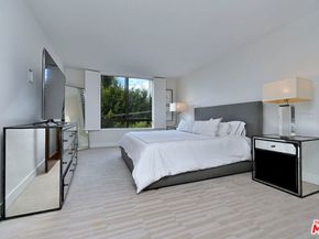 851 N Kings Road 310, West Hollywood CA 90069