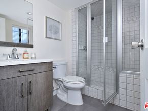 851 N Kings Road 310, West Hollywood CA 90069