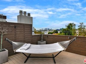 851 N Kings Road 310, West Hollywood CA 90069