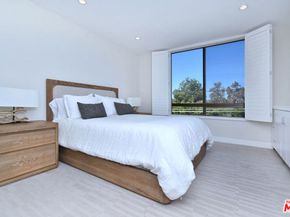 851 N Kings Road 310, West Hollywood CA 90069