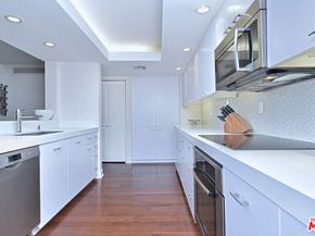 851 N Kings Road 310, West Hollywood CA 90069