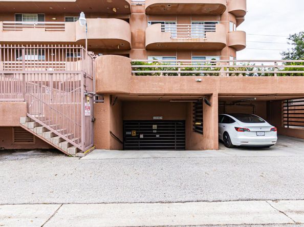 4310 Cahuenga Boulevard 103, Toluca Lake CA 91602