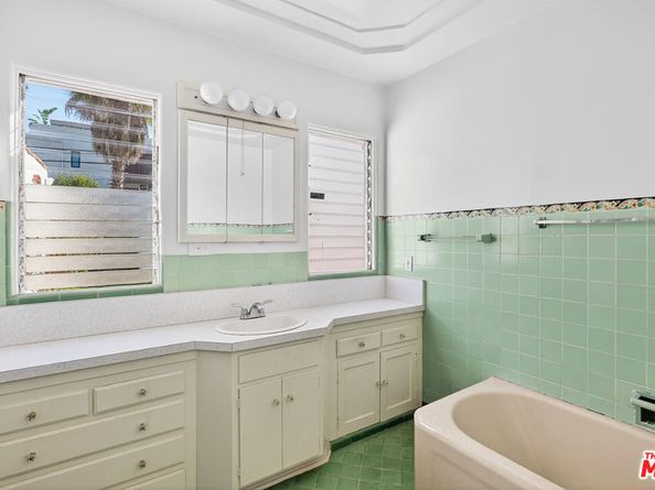 1544 S Point View Street, Los Angeles CA 90035