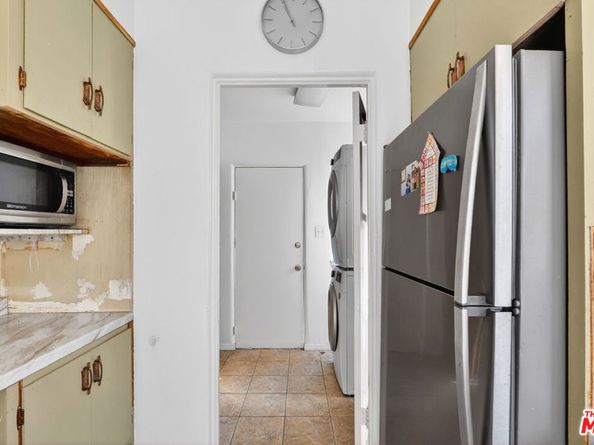 1544 S Point View Street, Los Angeles CA 90035