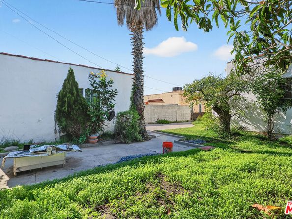 1544 S Point View Street, Los Angeles CA 90035